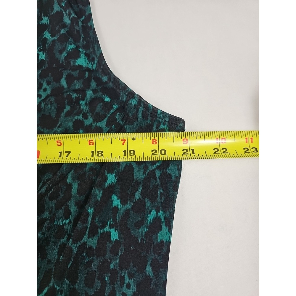 Torrid  Bodysuit Sleeveless Green Leopard Size‎ 3/3X 22 24 Vee Neck - Picture 9 of 11
